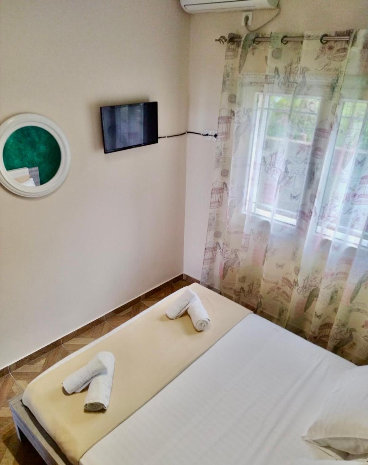 Dagos Rooms Dhermi Bagian luar foto
