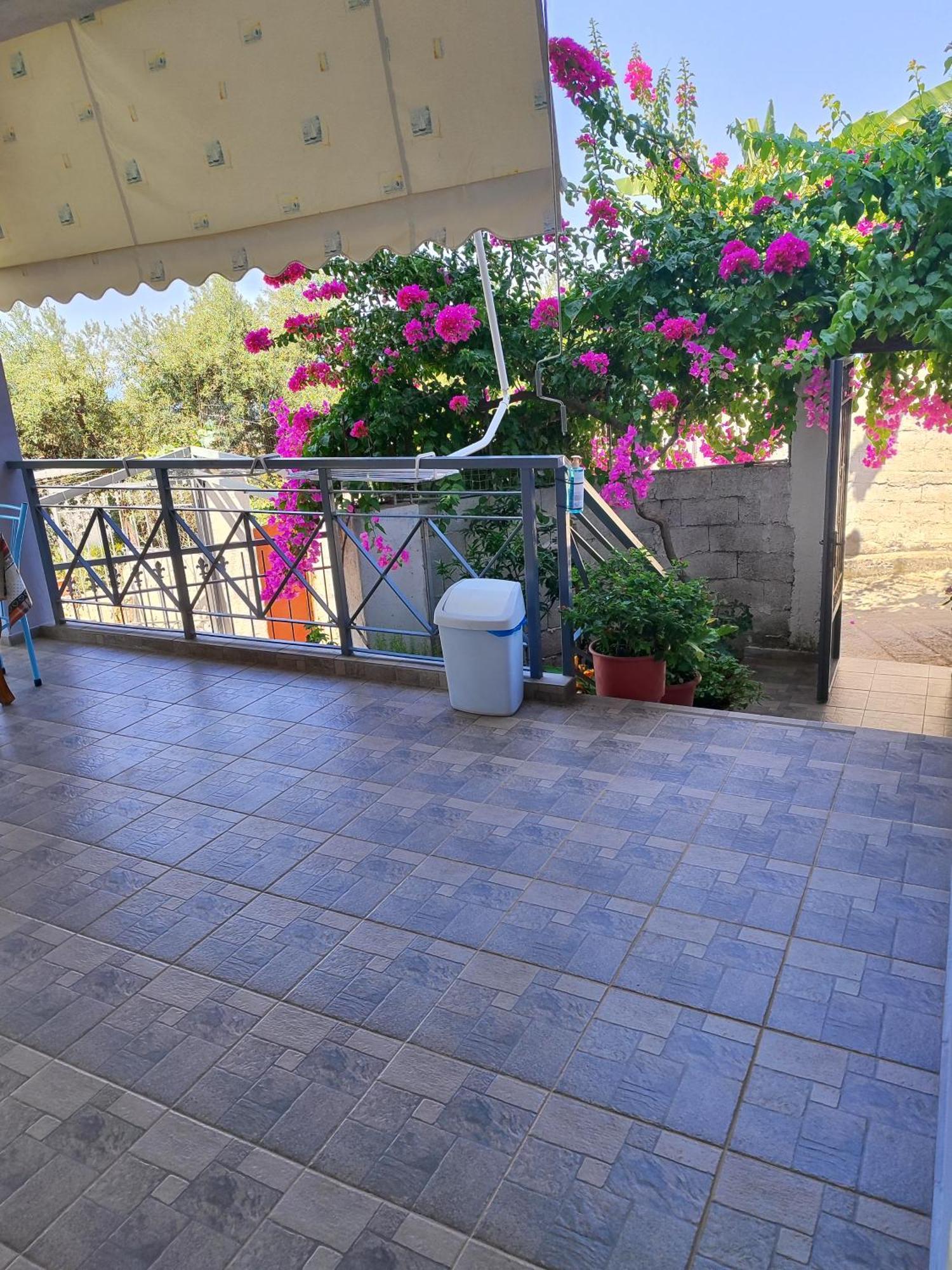 Dagos Rooms Dhermi Bagian luar foto