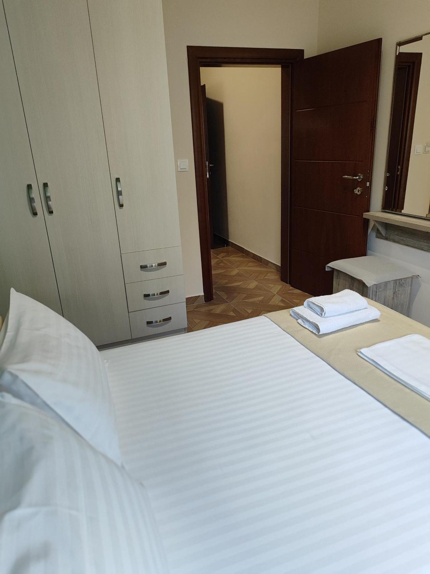 Dagos Rooms Dhermi Bagian luar foto