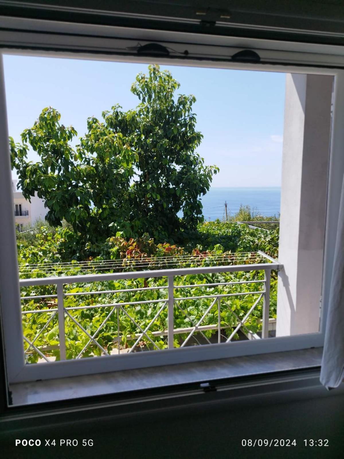 Dagos Rooms Dhermi Bagian luar foto