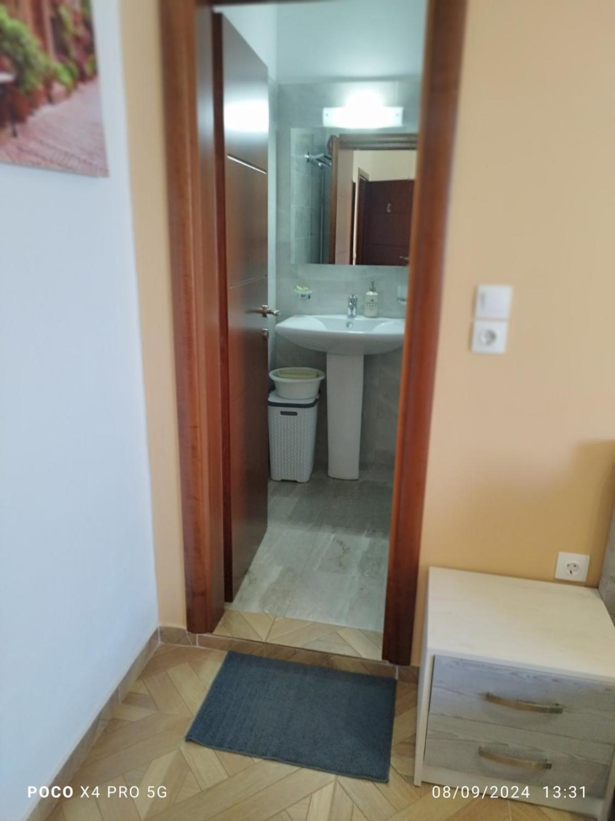 Dagos Rooms Dhermi Bagian luar foto