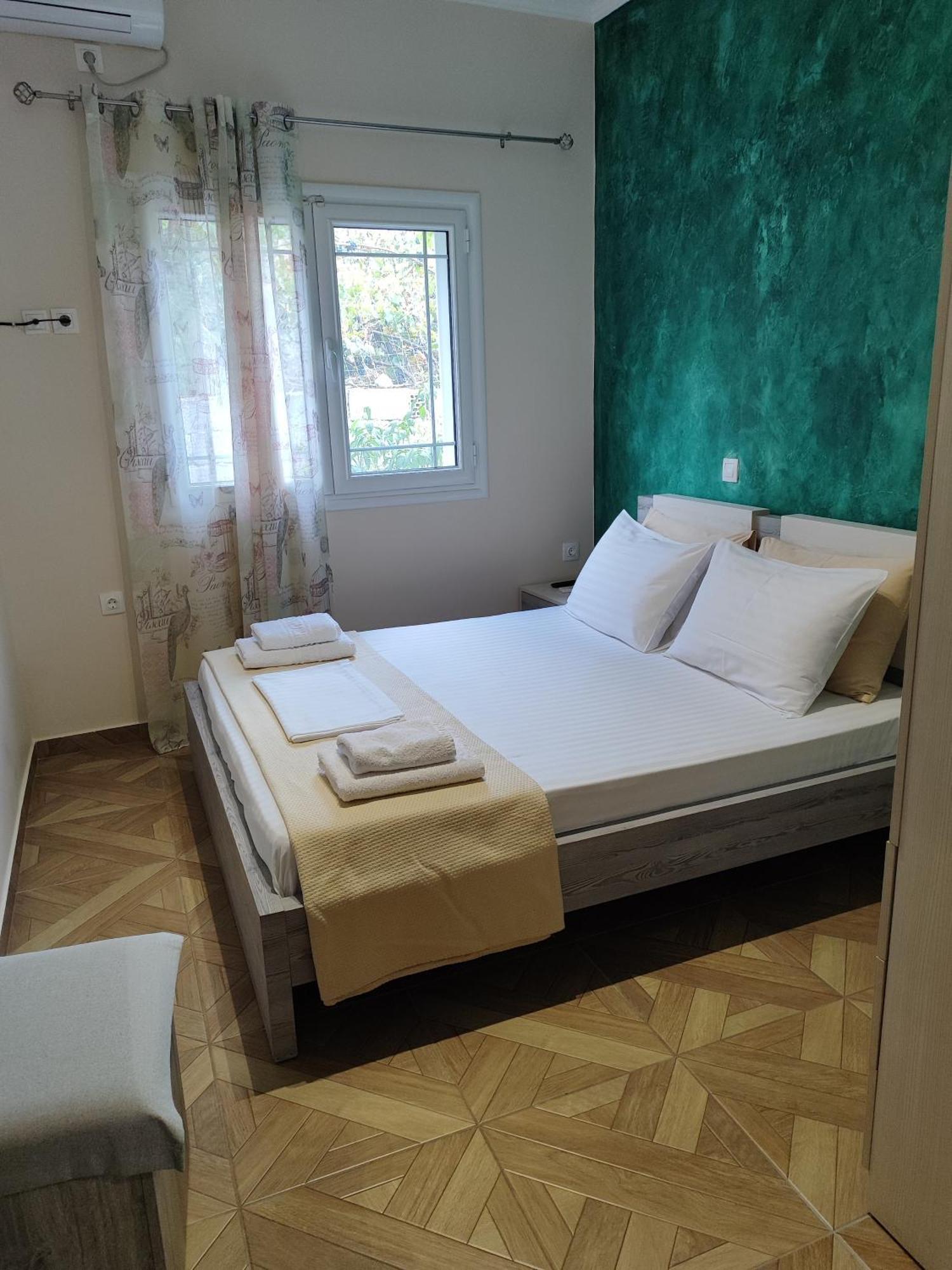 Dagos Rooms Dhermi Bagian luar foto