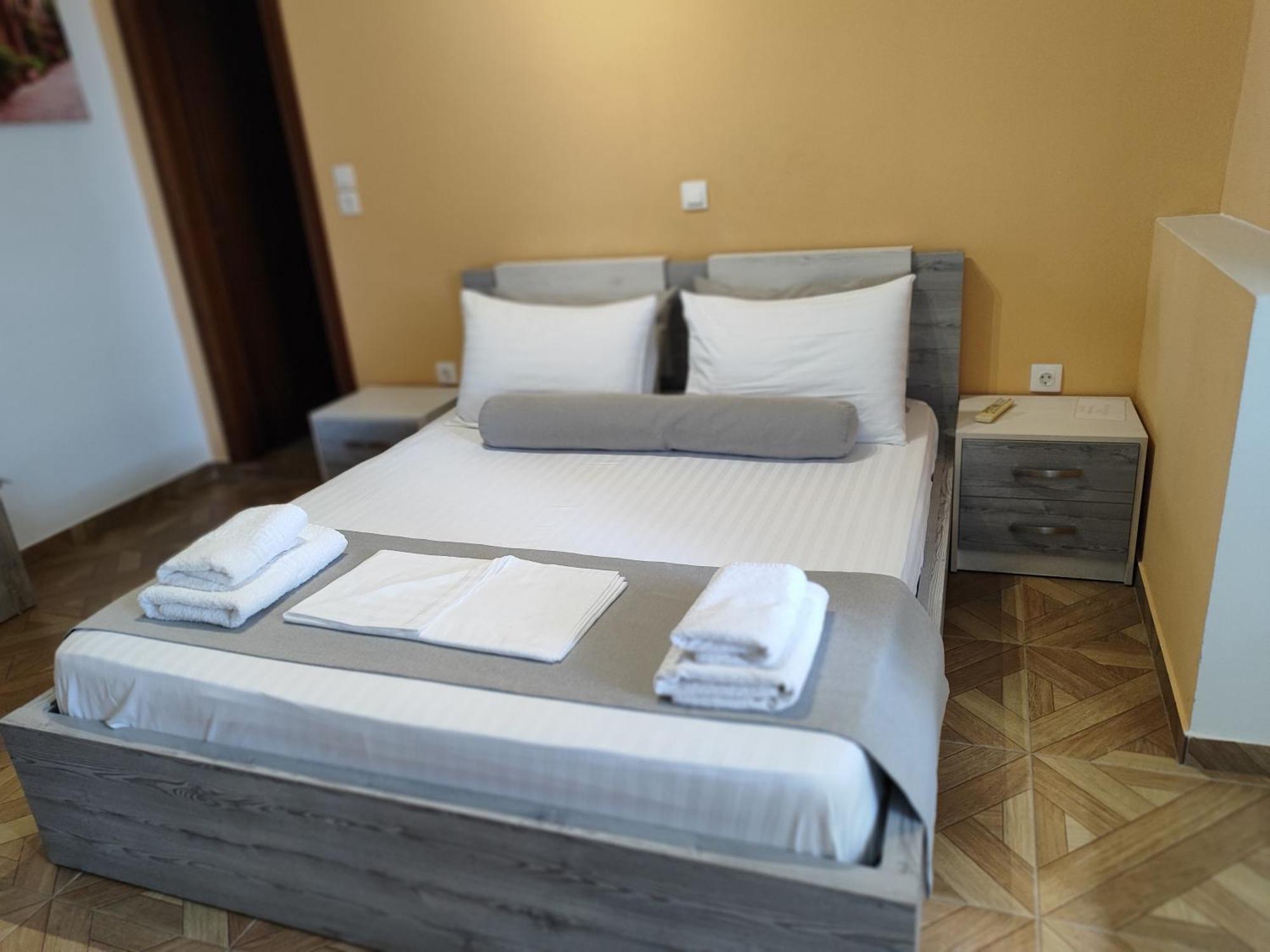 Dagos Rooms Dhermi Bagian luar foto